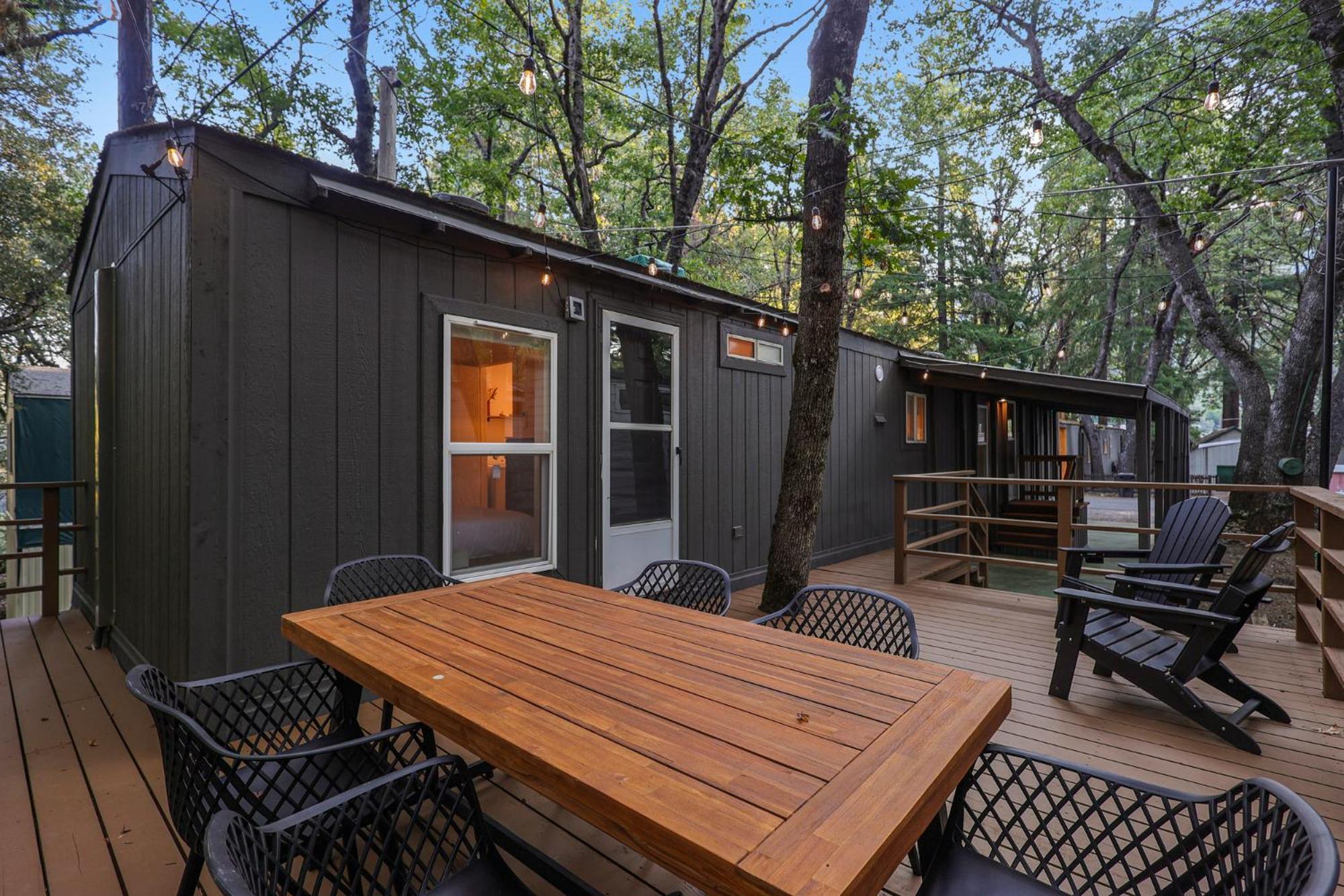 Cave Springs Resort Dunsmuir Exterior foto