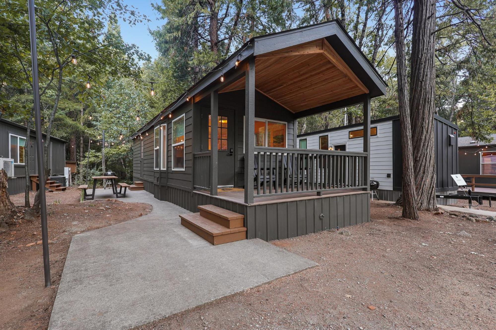 Cave Springs Resort Dunsmuir Exterior foto